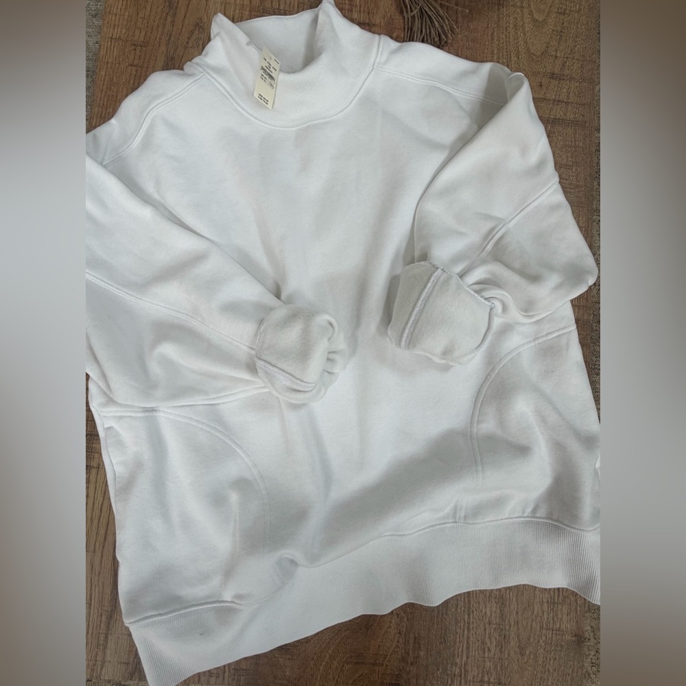NWOT offline by aerie white Mockneck with pockets